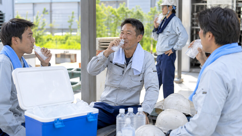 作業前や休憩時にアイススラリーを活用する熱中症対策