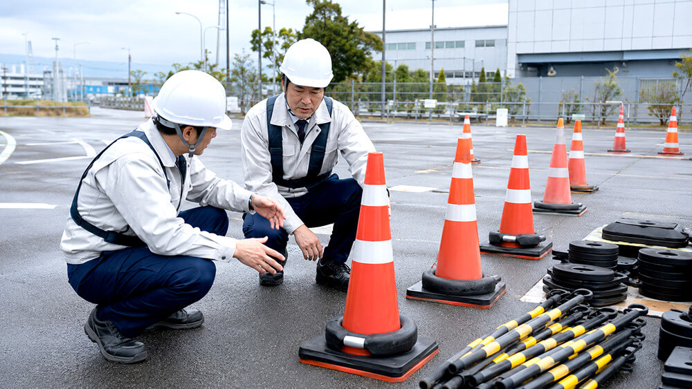 カラーコーンが倒れる対策