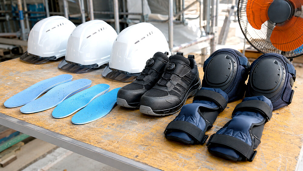 ヘルメット対策とインソール・プロテクションで足元と頭部をケア